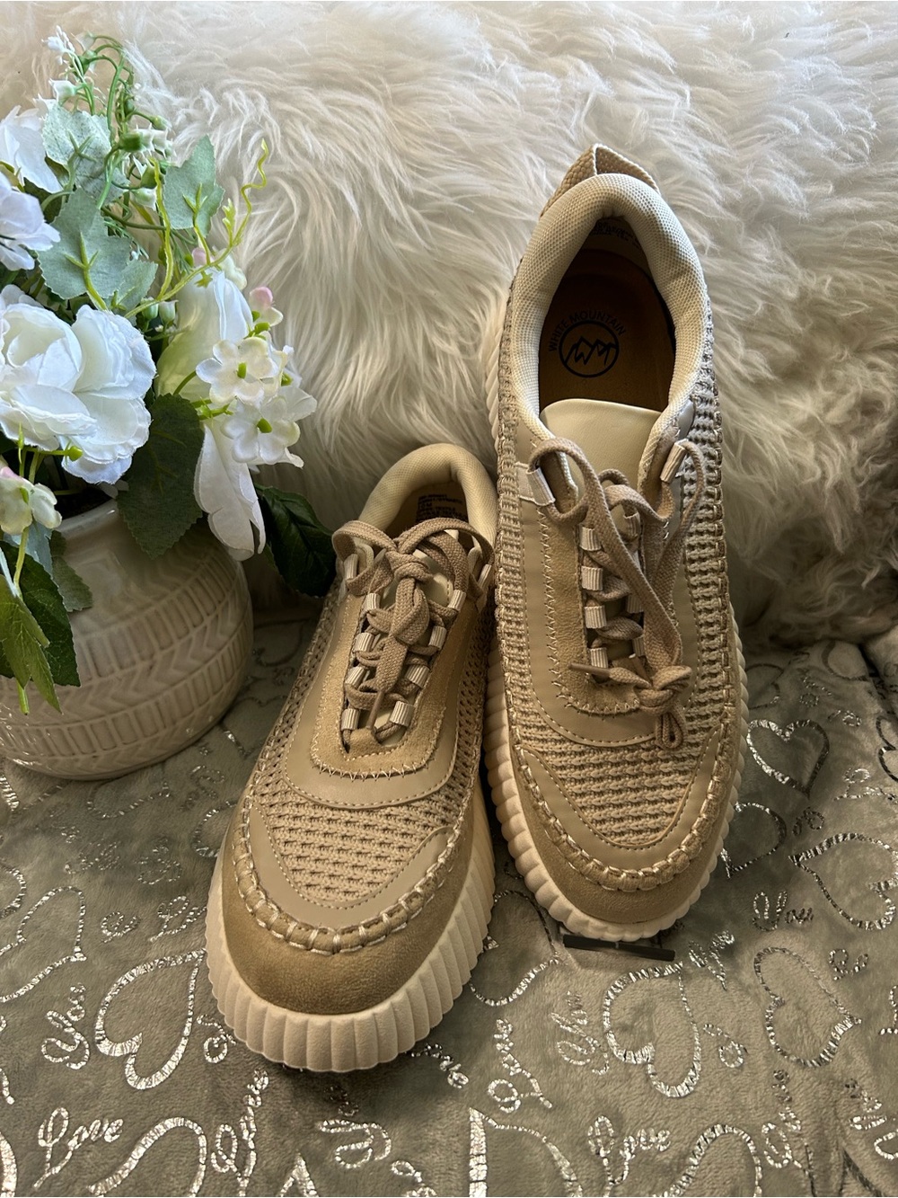 NEW White Mountain Size 11 Tan & Metallic Flexed Dual Texture Accent Sneaker